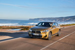 BMW X2 xDrive20d, Modell M Sport X, in Galvanic Gold, on location in Lissabon.