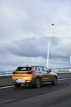 BMW X2 xDrive20d, Modell M Sport X, in Galvanic Gold, on location in Lissabon.