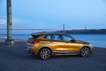 BMW X2 xDrive20d, Modell M Sport X, in Galvanic Gold, on location in Lissabon.