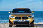 BMW X2 xDrive20d, Modell M Sport X, in Galvanic Gold, on location in Lissabon.