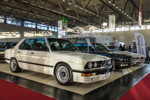 Retro Classics Cologne 2018: Alpina B10 3.5 (E28) neben einem BMW M5 (E28)