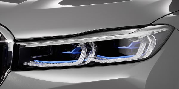 BMW 750Li xDrive (G12 LCI), neue, flachere Scheinwerfer, hier mit optionalem Laserlicht