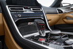 BMW M8 Competition Cabrio, Mittelkonsole vorne mit iDrive Touch Controller