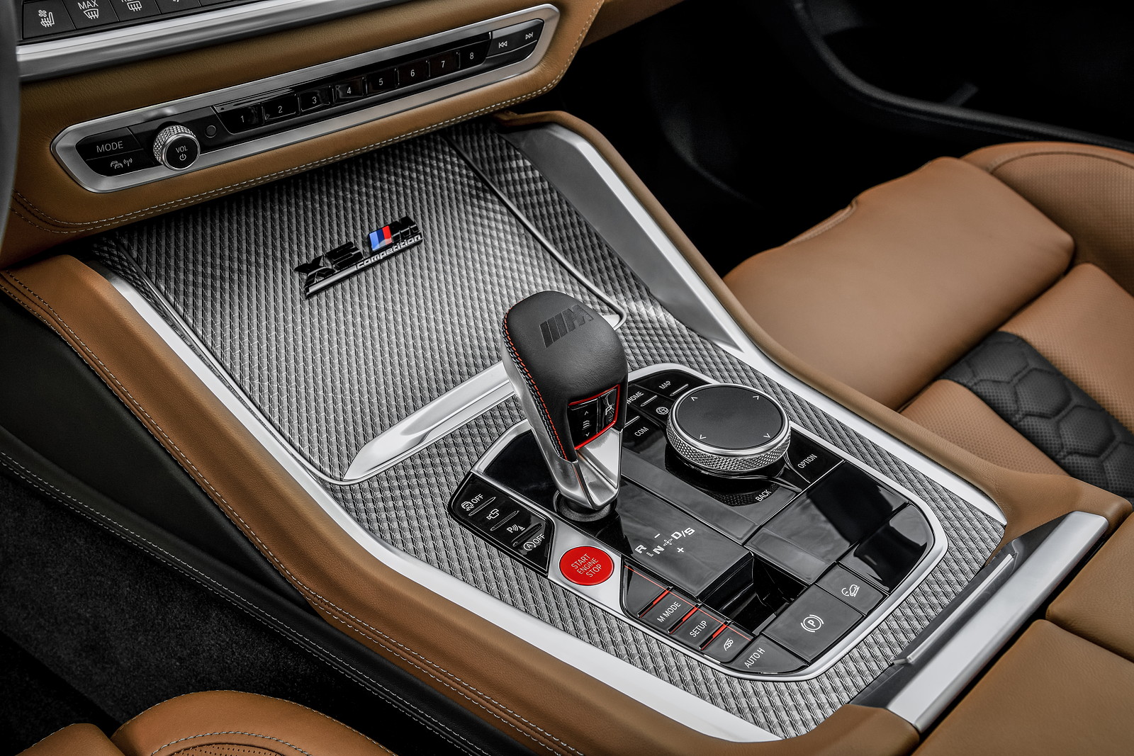 Foto: Der neue BMW X5 M Competition (F95). Mittelkonsole mit  Automatik-Schalthebel. (vergrößert)