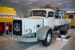 Mercedes-Benz L 6500 Pritschenwagen. 1935 bringt Mercedes den Schwerlastwagen L 6500 auf den Markt, der im Werk Gaggenau produziert wird.