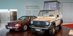 Mercedes-Benz Museum Stuttgart, Collectionsraum 4 'Galerie der Namen': Mercedes-Benz 500 SL neben Mercedes-Benz 230 G 'Papamobil'.