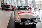 Mercedes-Benz 500 SL (Baureihe 107) aus dem Jahr 1984, dem Jahr, in dem der VfB seinen dritten Meistertitel feiert. V8-Motor, 4.973 ccm, 231 PS, vmax: 220 km/h.