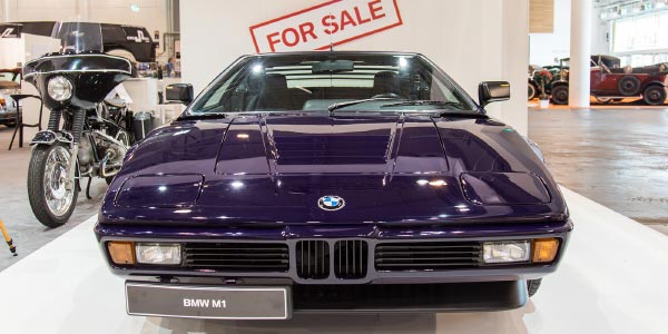 BMW M1 (Modell E26), ausgestellt und zum Verkauf angeboten durch die BMW Group Classic, Preis: 750.000 Euro, Techno Classica 2019.