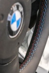 BMW Z1, Lenkrad mit Nähten in den M-Farben.