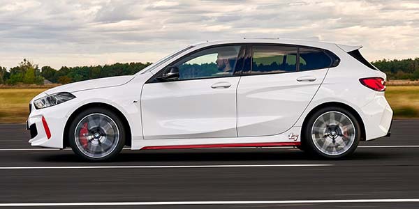 Der neue BMW 128ti. Ungefilterte Freude am Fahren: leichtfüßig, direkt und  kompromisslos.