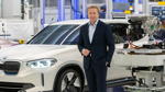 Oliver Zipse, Vorstandsvorsitzender der BMW AG, beim symbolischen Produktionsstart der f�nften Generation des BMW E-Antriebs im Kompetenzzentrum E-Antriebsproduktion in Dingolfing