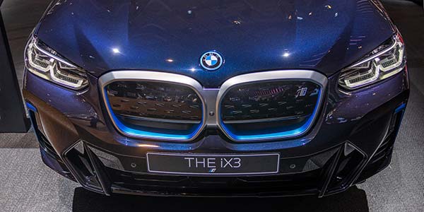 IAA Mobility 2021: der neue, geliftete BMW iX3
