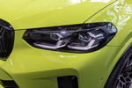 BMW X4 M Competition in Sao Paulo Gelb in der BMW Welt, Scheinwerfer