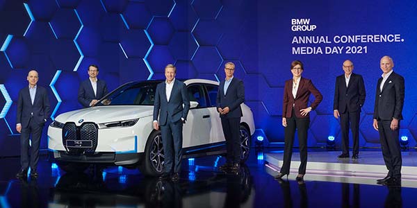 BMW Group Jahreskonferenz am 17.02.2021 in der BMW Welt in München. Der Gesamtvorstand der BMW AG.