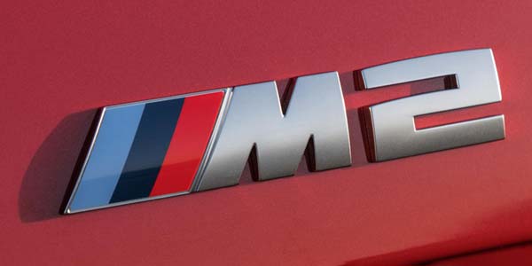 Der neue BMW M2 - Detail: M2 Logo auf der Heckklappe