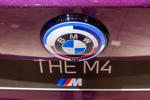 Essen Motor Show 2022: BMW M4 Competition mit BMW M Performance Parts: 50 Jahre M Embleme (200 Euro)