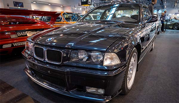 BMW M3 (E36) angeboten von der Feierabend GmbH auf der Techno Classica 2023