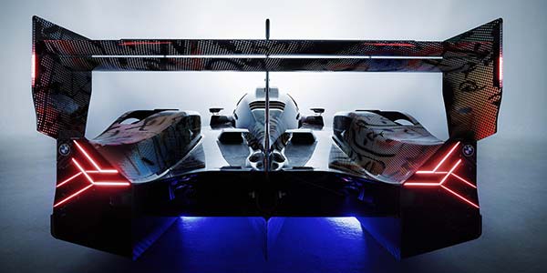 BMW Art Car #20 von Kuenstlerin Julie Mehretu.