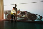 Julie Mehretu bei der Arbeit am BMW Art Car #20 in New York City.