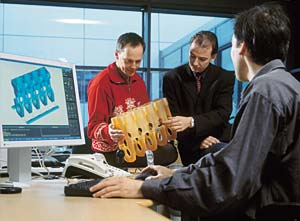 BMW Motorenwerk Steyr, Prototypen werden mit Konstruktionsdaten verglichen 