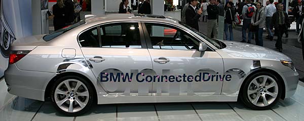BMW 5er ConnectedDrive auf der CeBIT 2004 in Hannover