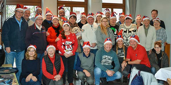 Weihnachtsstammtisch der 7er BMW Freunde Südhessen: Gruppenfoto mit den Teilnehmern