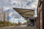 Jahrhunderthalle in Bochum: Erweiterungsbau mit vorgelagertem Foyer und Vordach