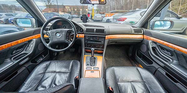 Rhein-Ruhr-Stammtisch im Februar 2026: BMW 728i (E38) von Jerome ('Minidevil_2409'), Innenraum vorne