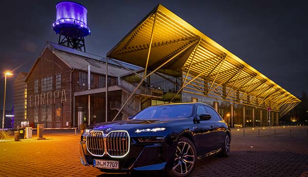 Rhein-Ruhr-Stammtisch im Februar 2026: BMW i7 M70 xDrive (G70) von Christian ('Christian') an der Jahrhunderhalle
