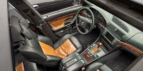 278. Rhein-Ruhr-Stammtisch im April 2026: Oliver ('Olli-Knolli') pr&auml;sentierte seinen BMW 728i, an dem er lange gearbeitet hat, u. a. hat er ein Individual Leder-Interieur verbaut