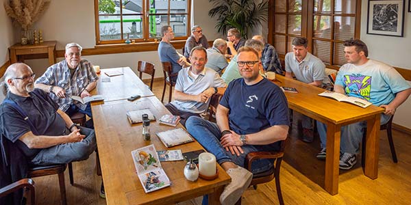 Rhein-Ruhr-Stammtisch im Mai 2026: Stammtischler am Stammtisch in der Finca u. Bar Celona in Bochum